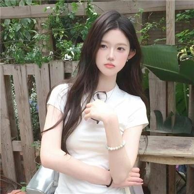 隔楼女孩:我们之间的层距
